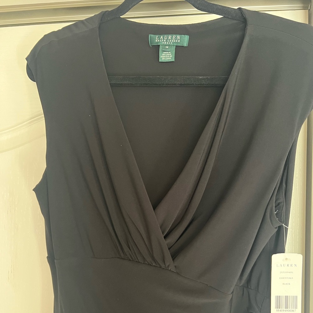 Sleeveless classic v-neck crisscross black dress